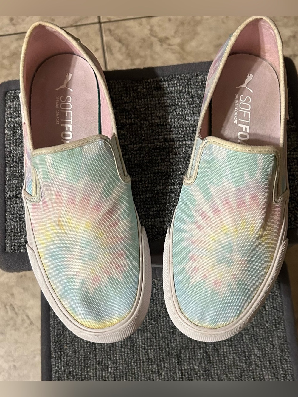 PUMA woman’s  Slip-On Sneakers